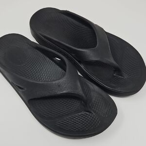 Oofos Comfort Recovery Sandals Unisex Womans 7 Mens 5